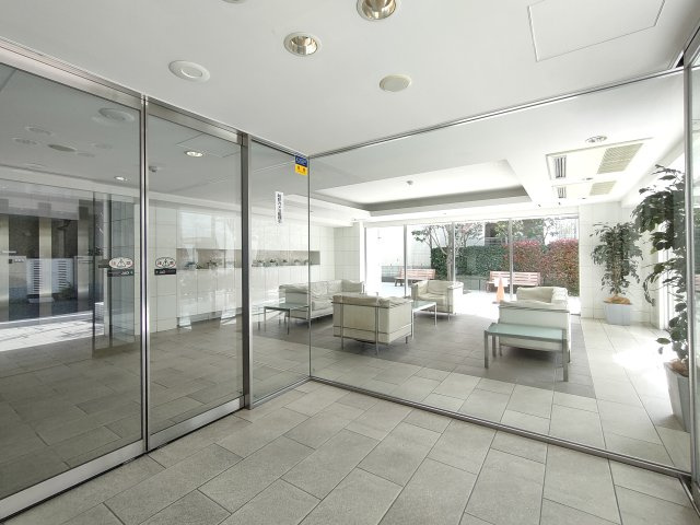 【エントランス】