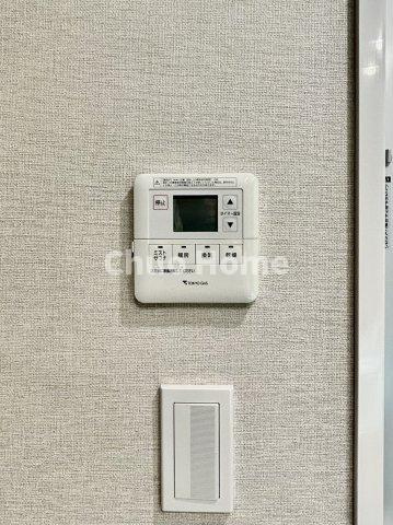 【浴室乾燥機】暖房・冷風・換気・乾燥が可能です。毎日を快適に過ごせるうれしい機能が揃っています。雨の日の洗濯物も安心です。