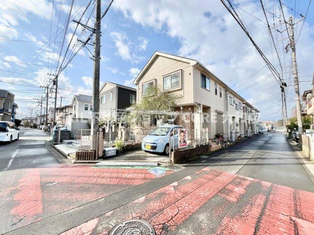 閑静な住宅地に馴染む落ち着いた色合いの外観。一度、是非、現地をご見学ください。