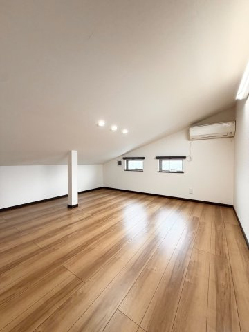 屋根裏収納です