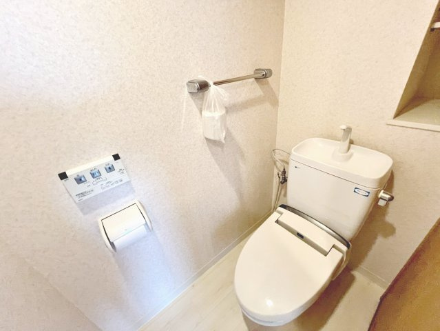 ゆったりとした空間のトイレです