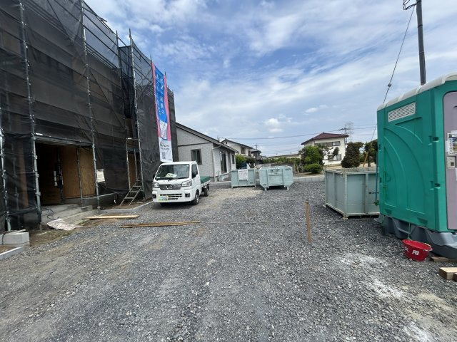 現地写真　駐車スペースは並列3台分可能です！　