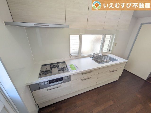 機能性収納性に溢れるキッチン　収納もたっぷり付いていてすっきり片付く！毎日楽しくお料理が出来そうです！