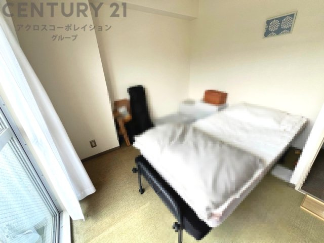 寝室…リラックスできるプライベート空間で、快適な睡眠をサポート。個人の好みに合わせたインテリアや寝具で心地良さを追求。プライベートな時間を過ごし、リフレッシュする場所におすすめです。