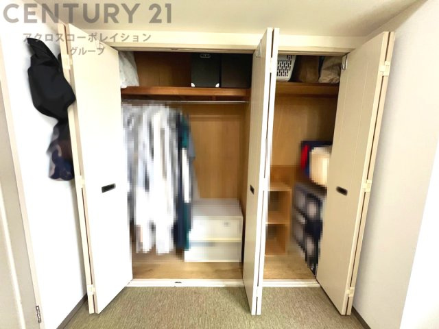 衣類やアクセサリー、小物類の収納が便利で整理整頓がしやすく、部屋の美観を保ちつつ、スペースを最大限に活用できます。衣服のしわやダメージを防ぎ、長持ちさせることができます。