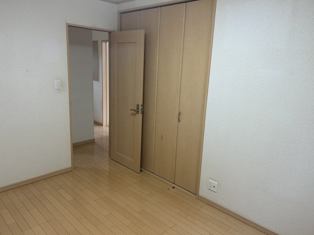 西側洋室です