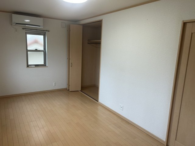 2階9帖洋室です♪