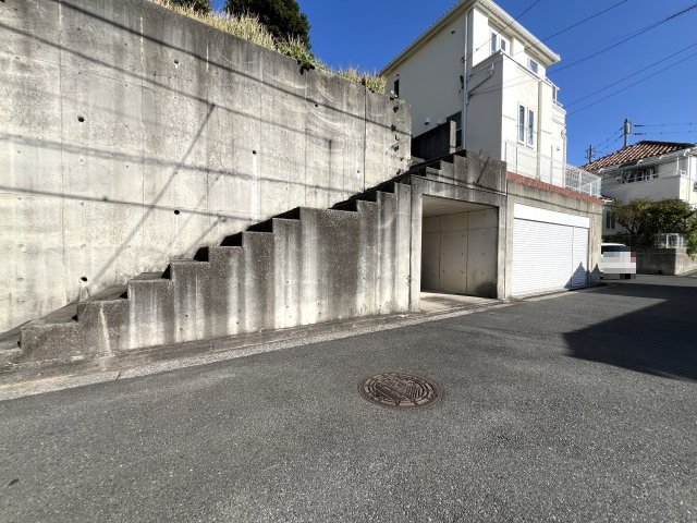 前面道路からの写真です。
