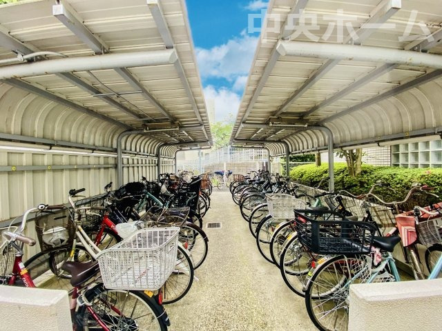 【自転車置き場】最新の空き状況や費用などの詳細は担当スタッフまでお問い合わせください。