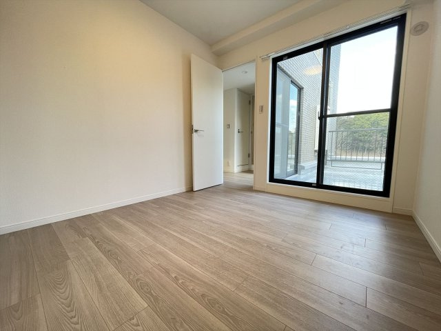 北側洋室約4.8帖