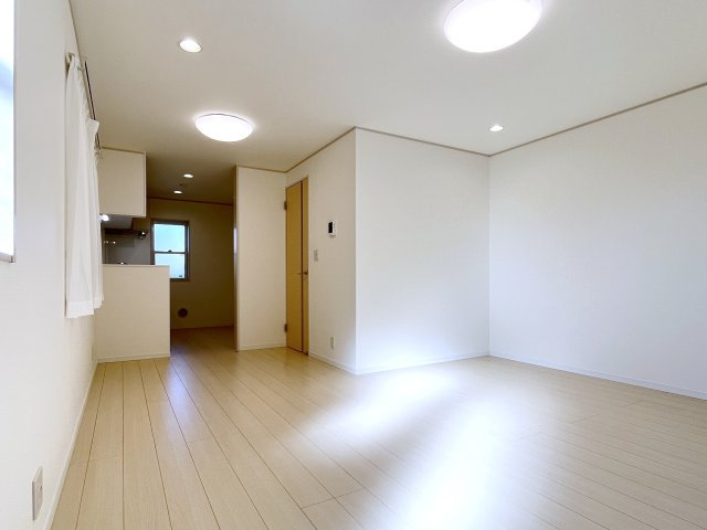 ◇2階リビング☆明るい光が差し込みます！