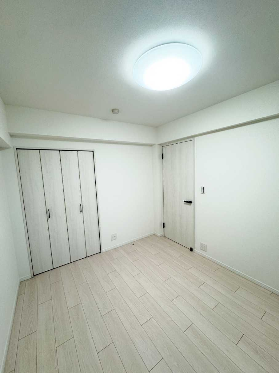 個人の部屋や寝室として使える洋室です