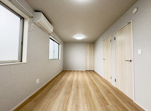 2ドア仕様の9帖洋室は、広々とした一部屋としてはもちろん、将来的な間仕切りにも対応しやすく、多彩なライフスタイルに寄り添います。