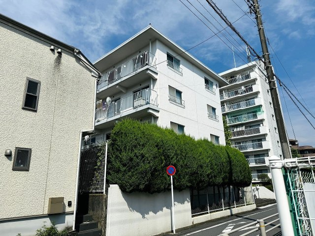 ～めじろ台駅徒歩16分・西八王子駅徒歩22分　内装フルリノベ済　小中学校徒歩5分圏内～