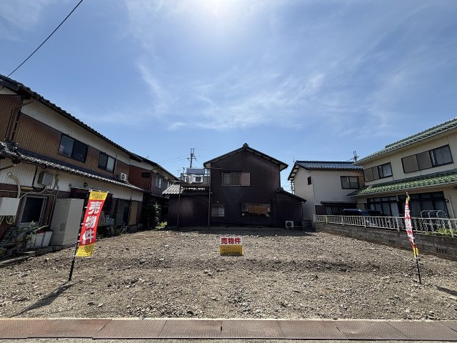 まっさらな土地だからこそ、住まいづくりの可能性は無限大。ご家族の理想を自由にプランニングできます。