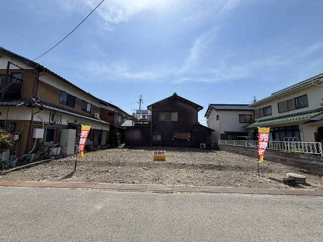 整形地でプランニングしやすく、更地のため、スムーズに建築計画をすすめて頂けます。