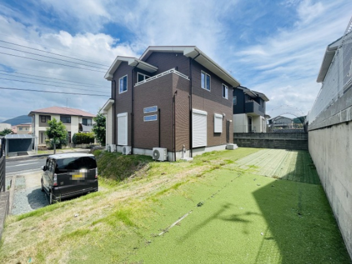 お庭が広く、BBQやガーデニングにも最適です＾＾