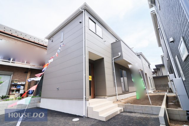 【外観】5号棟　朗らかで健康的なデザインの外観♪耐久性やメンテナンス性に優れた外壁材はセルフクリーニング仕様。日当たりや採光が十分になるように、機能的に設計されております。