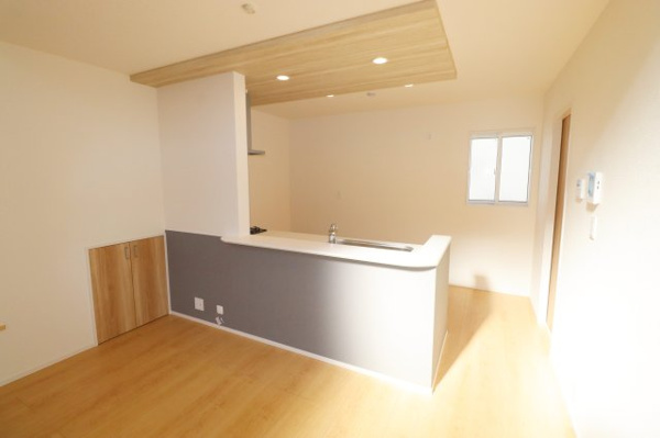 【郡山市芳賀３丁目　　　２号棟　　　芳賀小学校、郡山第４中学区のキッチン】