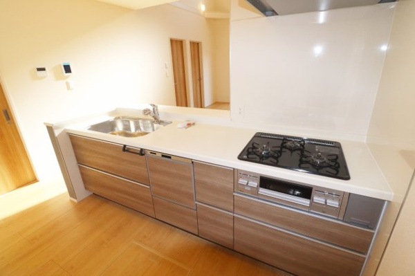 【郡山市芳賀３丁目　　　２号棟　　　芳賀小学校、郡山第４中学区のキッチン】