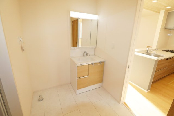 【郡山市芳賀３丁目　　　２号棟　　　芳賀小学校、郡山第４中学区の洗面】