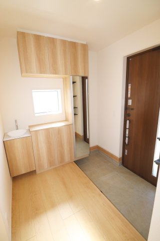 【郡山市芳賀３丁目　　　２号棟　　　芳賀小学校、郡山第４中学区の玄関】