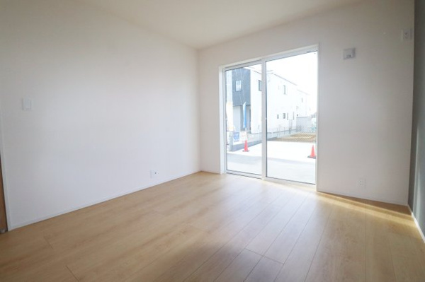 【郡山市芳賀３丁目　　　２号棟　　　芳賀小学校、郡山第４中学区の洋室】