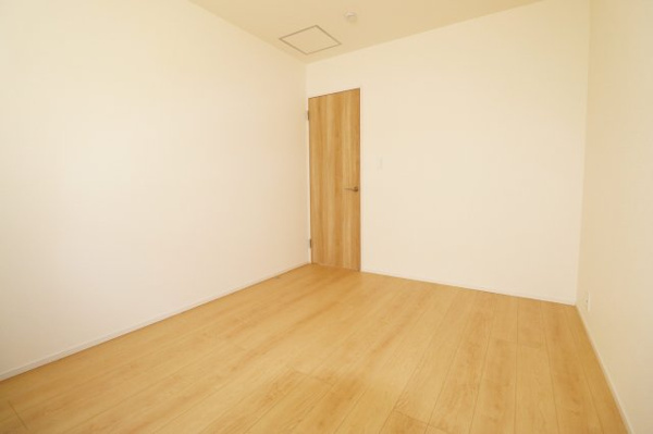 【郡山市芳賀３丁目　　　２号棟　　　芳賀小学校、郡山第４中学区の洋室】