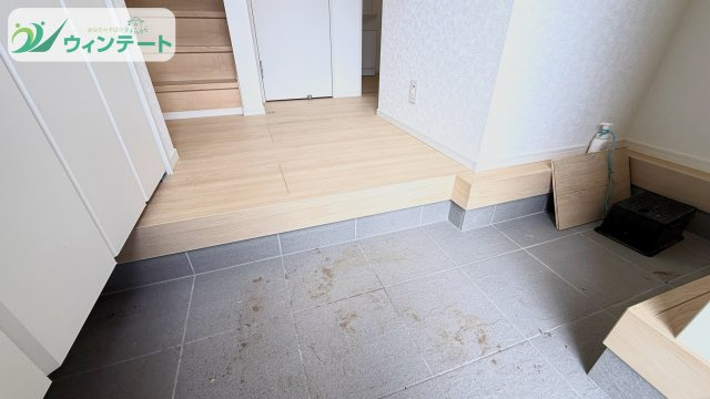 玄関は家の顔。明るく開放的な空間で、お客様を気持ちよく迎え入れられます。