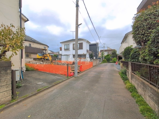 前面道路含む現地写真です