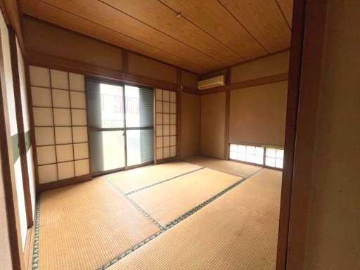 落ち着いた雰囲気が広がる和室空間♪　くつろぎの場や来客用として、多用途に活用できます！