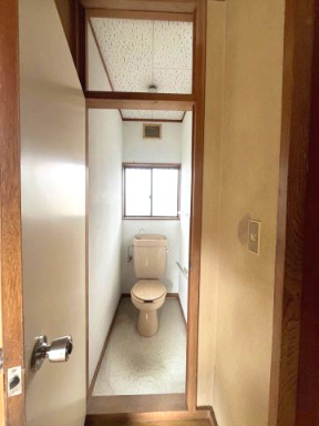 シンプルで使いやすいトイレスペース♪　お好みに合わせたリフォームでより快適に整えられます！