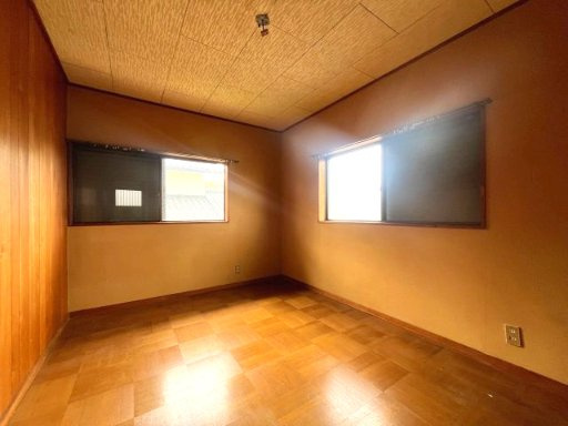 プライベート空間としても使いやすい2階洋室♪　寝室や子供部屋など、多目的に活用できます！