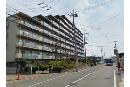 伊丹春日丘アーバンコンフォート　A棟の外観