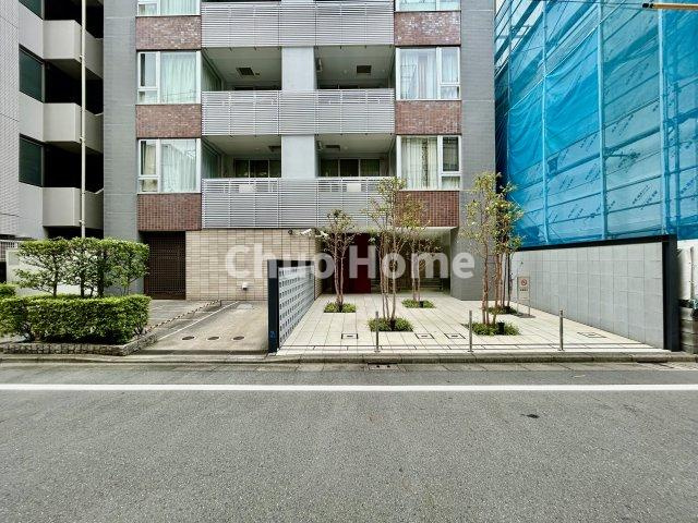 【エントランス】マンションのエントランスは、その物件の印象を決める、顔とも言える場所です。毎日通る場所ですからきれいなのが一番です。