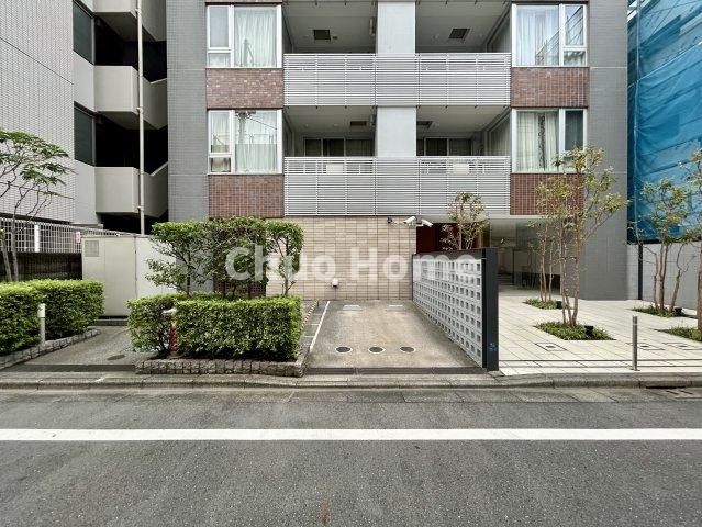 【敷地内駐車場】最新の空き状況や費用などの詳細は担当スタッフまでお問い合わせください。