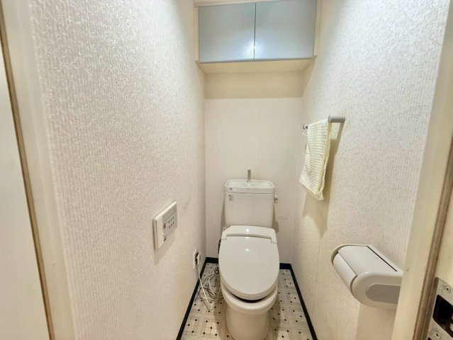 収納スペースがありトイレがきれいに片付きます。