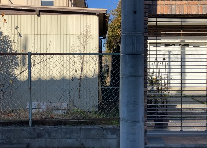 人が暮らすうえで日光は大切な要素となります。日当たりの良さは譲れないポイントですね。併せて近くに大きな建築物の建築予定がないか、あるいはそれが可能な土地が近くにないか事前に確認することもお勧めします。