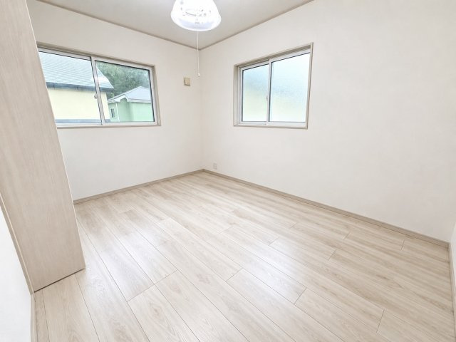 スタンダードな洋室です