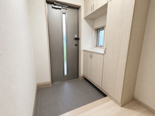 毎日通る玄関はこちらです