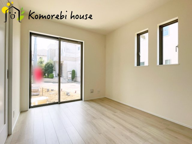 コンパクトで使いやすい洋室です