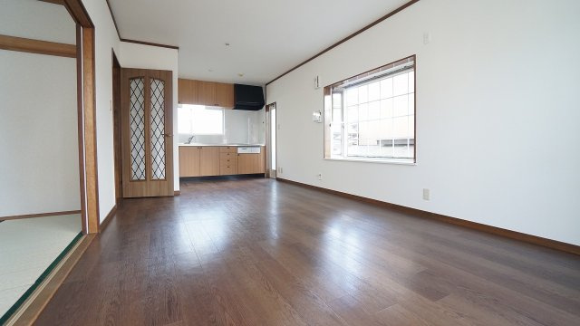 13．1帖ＬＤＫ　明るいひろびろ空間
