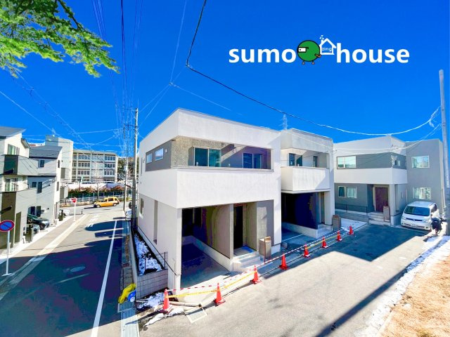 前面道路含む現地写真です