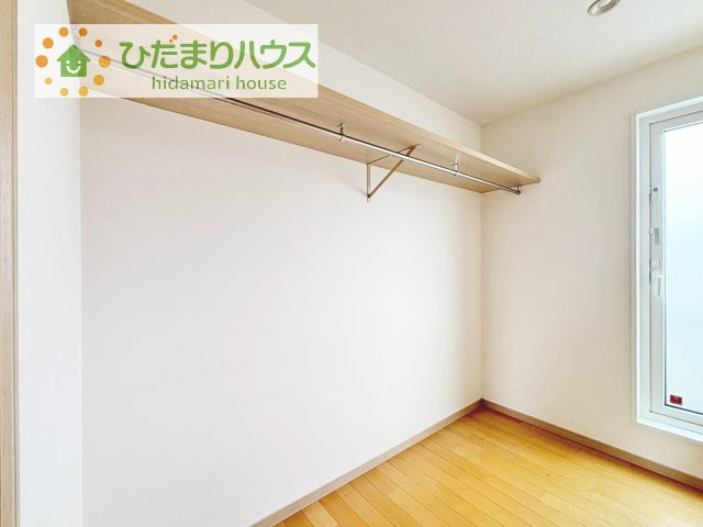 住空間をすっきり使える収納付きです♪