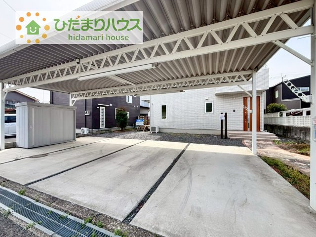 カースペース3台ＯＫ！来客用にもスペースを確保できて安心ですね(^^)/