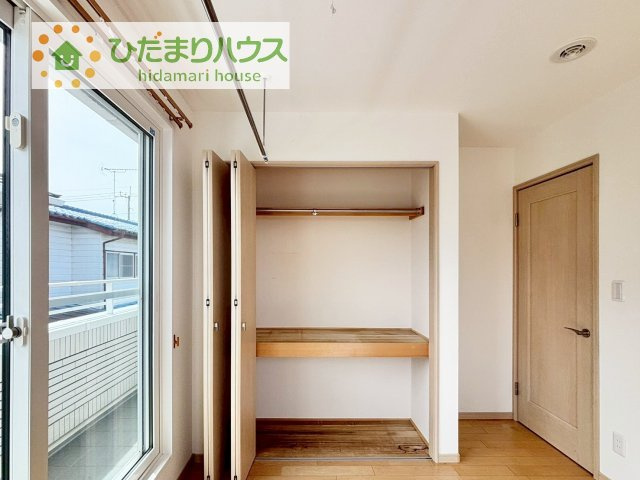 お洋服の多い女性に人気！収納力の高いクローゼット付き☆彡