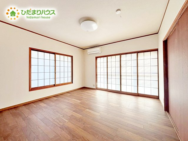 太陽の日差しがたっぷり入るリビング☆　家族の笑い声が響く、一家団らんにふさわしいリビングです(^^♪