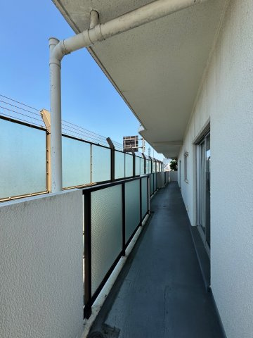 ◆三方角部屋♪　引き回しバルコニー♪（東・北・西）