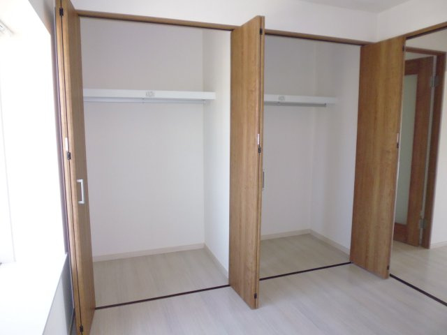※イメージ図です。収納たっぷりのクローゼットです。