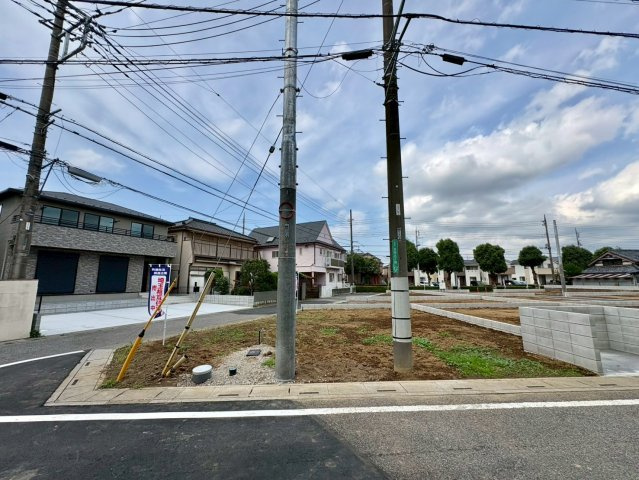 全10区画　　間取り・外観・設備まで自由にプランニング可能。暮らし方に合わせた住まいをご提案できます。花田小学校まで徒歩約4分(270ｍ)、毎日の通学がしやすい住環境です。